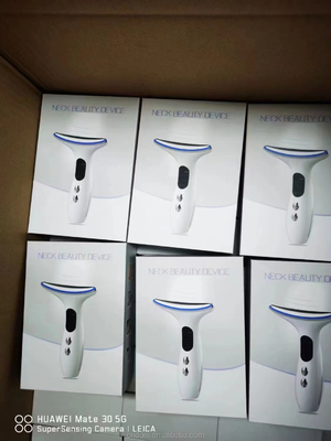 Multifunktionelle Schönheitsgeräte LED-Fotonentherapie Hautverstärkung Gesichts- und Nackenlift-Massager