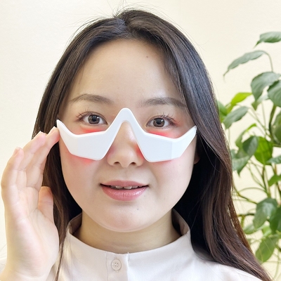 Anti-Aging-USB-Stecker Typ 3D-Augenvibration LED-Rotlichttherapie-Gerät für Augenpflege
